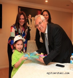 BAŞKAN SELVİTOPU MİNİKLERLE BULUŞTU