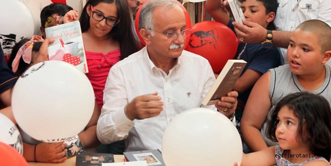 Bayraklı’da 14. kütüphane kapılarını açtı