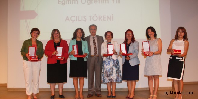 DEÜ HHemşirelik Fakültesi’nde eğitim yılı 298 yeni öğrenci ile başladı