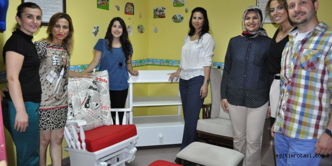 İzmir Üniversitesi öğrencilerinden hastaneye emzirme odası hediyesi