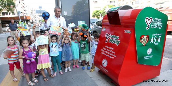 Karşıyakalı minikler 'kardeşlerine' sahip çıkıyor
