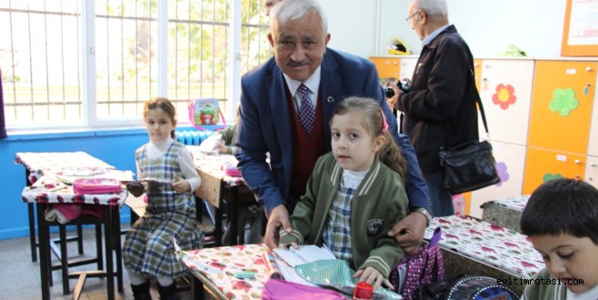 Ödemiş Belediyesi, Çocuk Hakları gününde öğrencilerle biraraya geldi