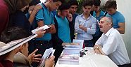 32 yıllık Eğitim hayatına 41 kitap sığdıran Öğretmen