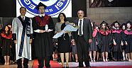 Ege Üniversitesi’nden mezun olan 360 hekim şifa dağıtacak