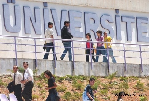 Üniversite birinci sınıflara burs ve kredi müjdesi