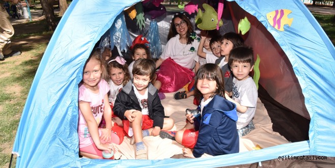 Üniversite öğrencilerinden miniklere masallar