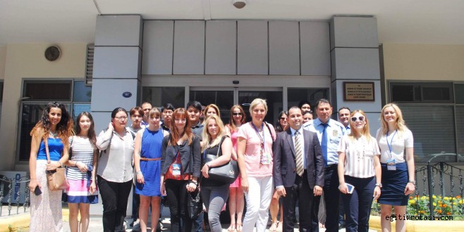 Üniversiteli gümrükçüler iş başında