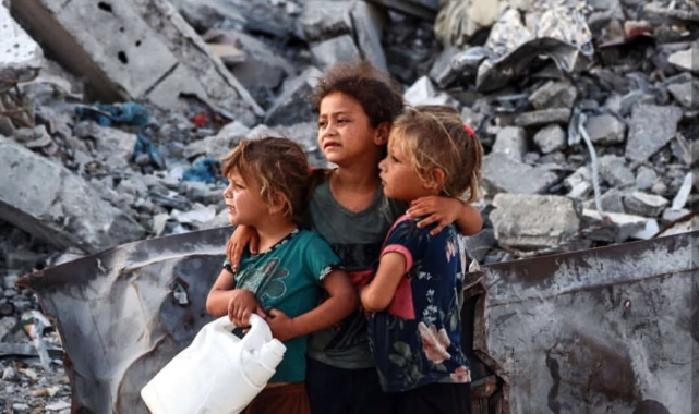 BİR BAYRAMA UYANMAK